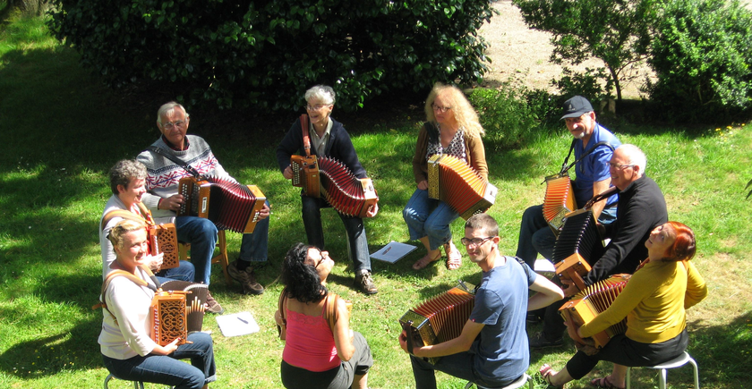 Ecole d'accordéon MINTIN ATAO 